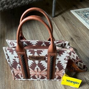 Wrangler handbag